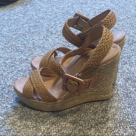 Weaved, straw like color, wedges. - Picture 3 of 6